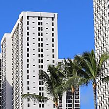 Sweetwater at Waikiki Banyan — Exterior