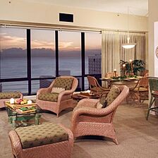 Aston Waikiki Sunset &mdash; Living Area