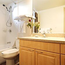 Aston Waikiki Sunset &mdash; Bathroom