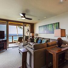 Keauhou-Kona Surf and Racquet Club — Living Area