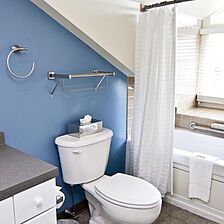 Oceancliff I & II — Bathroom