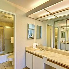 Papakea Resort — Bathroom