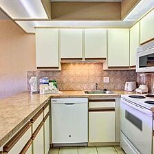 Papakea Resort — Kitchen