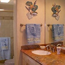 Hololani Resort — Bathroom