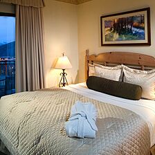 Grand Summit Hotel — Bedroom