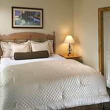 Grand Summit Hotel — Bedroom