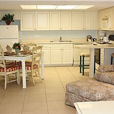 Smuggler's Cove Resort — Kitchen