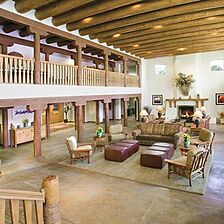 Wyndham Taos — Lobby