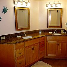 Las Olas Beach Club of Cocoa Beach — Bathroom