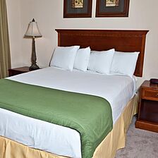 Tuscana Resort — Bedroom