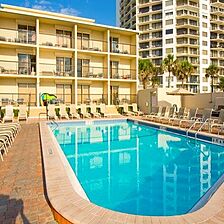 Seven Seas Resort — Pool