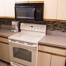 Englewood Beach and Yacht Club — Kitchen