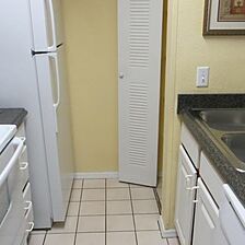 Oak Plantation Resort — Kitchen