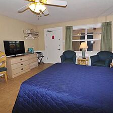 Commodore Beach Club — Studio Unit