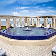 Crane Beach Resort — Jacuzzi pool on the cliff