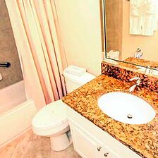 Gulf Pointe Resort — Bathroom