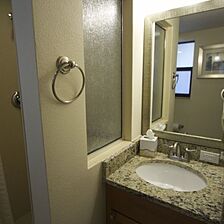 La Costa Beach Club Resort — Bathroom