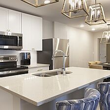 King 583 &mdash; Kitchen