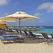 Divi Flamingo Beach Resort — Beach