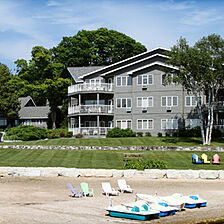 Bay Shore Inn — Beach