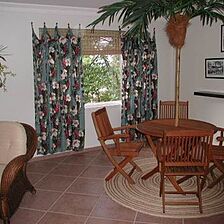 Panama Vacation Quarters — - Unit dining area