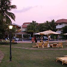 Club Mahindra Varca Beach — - Pool Side
