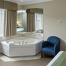 Steele Hill Resort — Whirlpool Tub