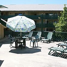 Laurel Point Resort — Patio Area