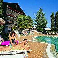 Ferienclub Tirolensis — Outdoor heated pool at