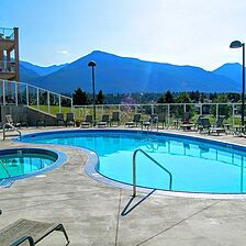 Heron Point at Invermere on the Lake — Pool