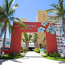 Las Flores Beach Resort — Exterior
