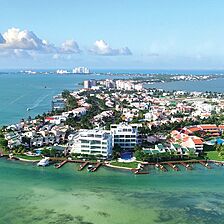 Isla Dorado — Exterior