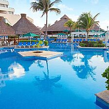 Royal Solaris Cancun — Pool