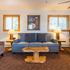 Red Wolf Lakeside Lodge &mdash; Sample Living Area