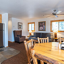 Red Wolf Lakeside Lodge &mdash; Sample Dining Area