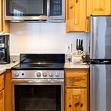 Red Wolf Lakeside Lodge &mdash; Sample Kitchen