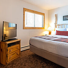 Red Wolf Lakeside Lodge &mdash; Sample Bedroom