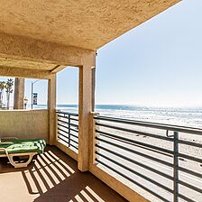 Southern California Beach Club &mdash; Sample Balcony