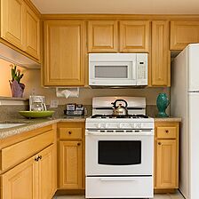 Channel Island Shores — Sample Kitchen