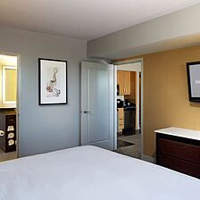 Elara by Hilton Grand Vacations — One-Bedroom Junior Suite Bedroom (Hilton Grand Vacations)