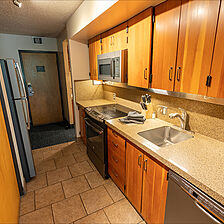 Iron Blosam Lodge — Sample kitchen