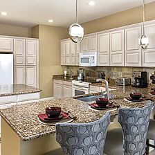 Club Wyndham Nashville — Sample Kitchen With Barstools