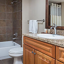 Club Wyndham Steamboat Springs — Sample bathroom