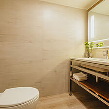 Renaissance Wind Creek Aruba - Ocean Suites — Sample Bathroom