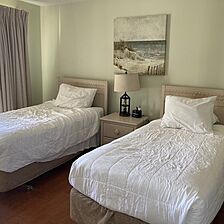 2 single beds