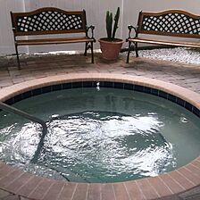 Voyager Beach Club — Whirlpool hot tub