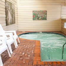 covered Hot tub area