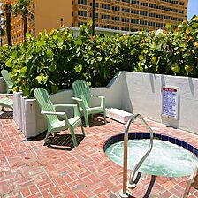 Plantation Island — Hot tub
