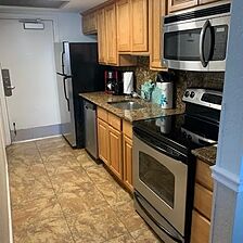 Full kitchen