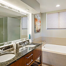 The Bay Club at Waikoloa Beach — Sample bathroom